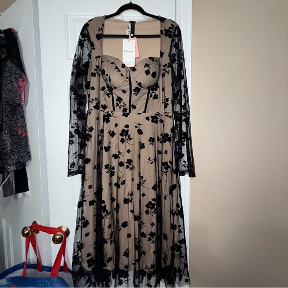 JJs House Sweetheart Black Floral Overlay Long Sleeve Dress - Picture 3 of 9